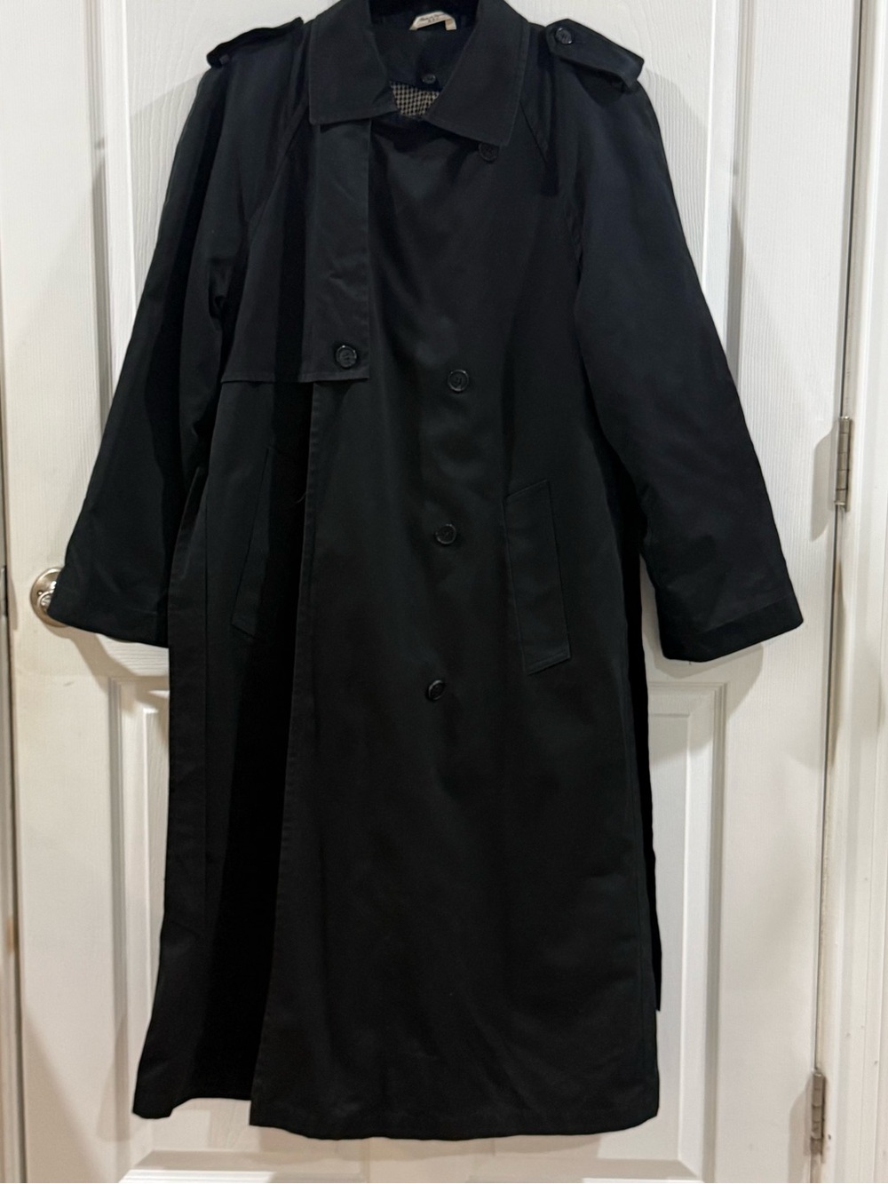Vintage Evan-Picone Black Trench Coat Houndstooth Crest Lining Long Rain Coat